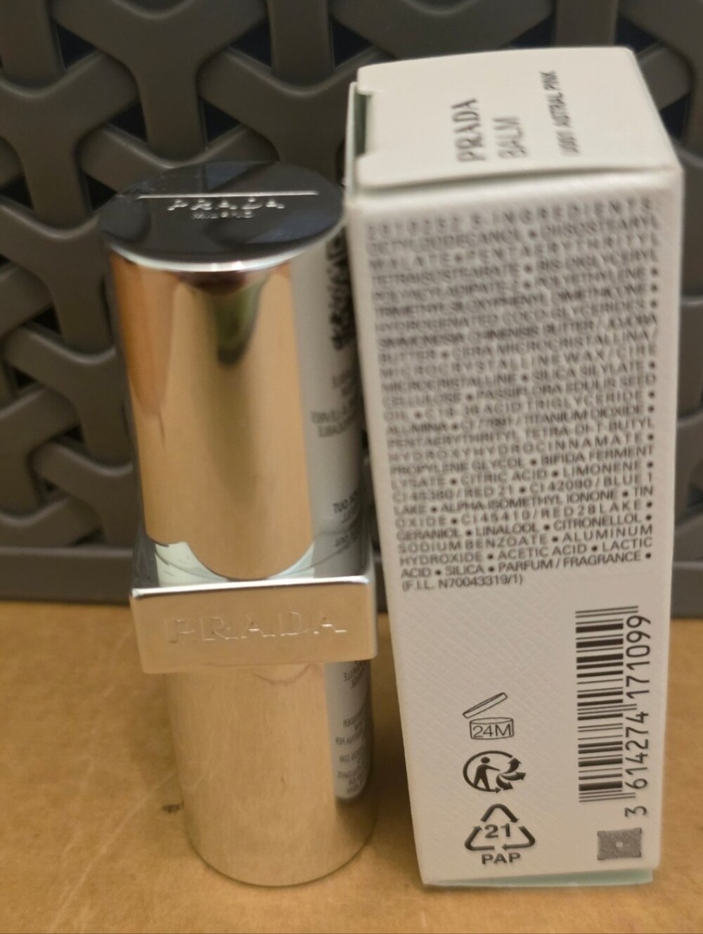 Prada Blushing Care lip balm Color U001 - ASTRAL PINK. BNIB - Picture 6 of 8